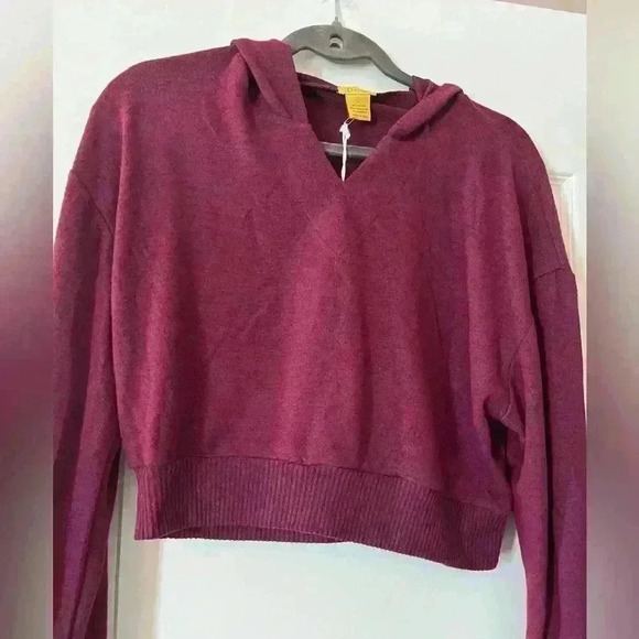 Sale! NWT Daisy Hooded Pullover, Cropped Burgundy lightweight top Size Large - Picture 2 of 7
